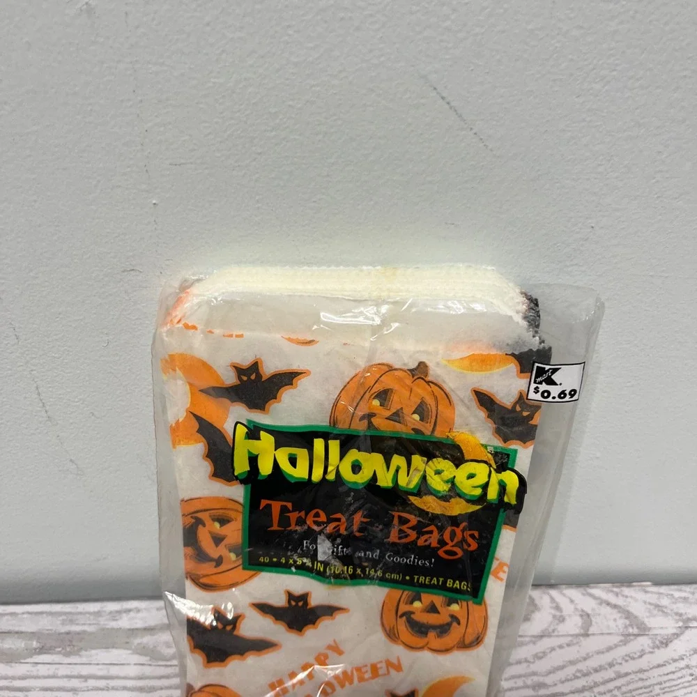 Vintage AJM Halloween Treat Bags 40 Count Jack O Lantern Bats Kmart Open box